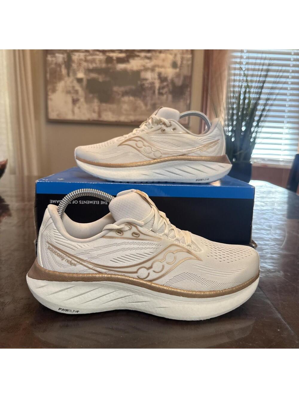 Saucony Ride 18 S11000-104 Sneaker Women's US 9.5 Vanilla Running Shoes